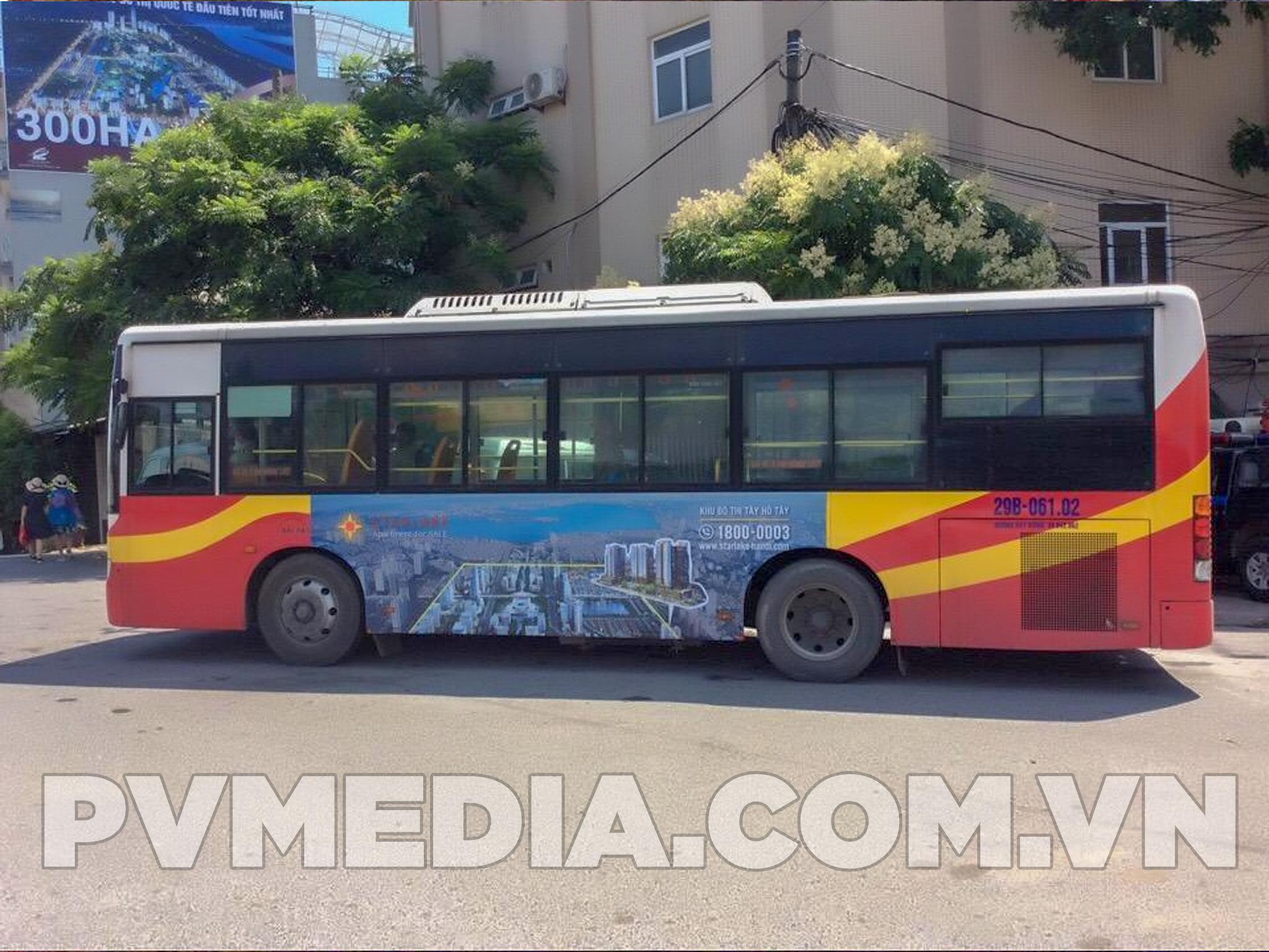 Nghiệm thu quảng cáo nhãn hiệu BĐS Tây Hồ Tây trên Bus Hà Nội